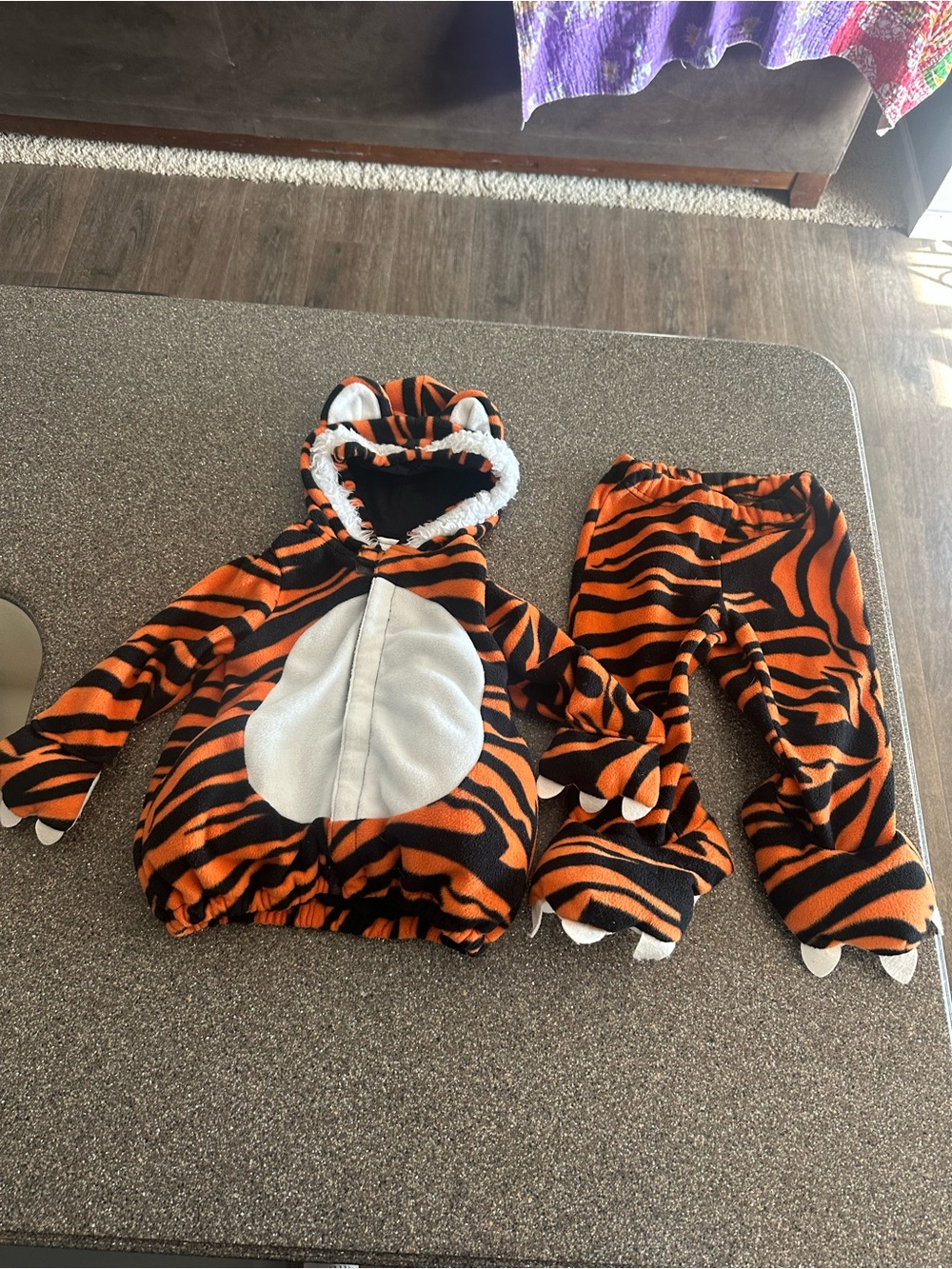 HALLOWEEN Old Navy Tiger Costume Set 12-24 months